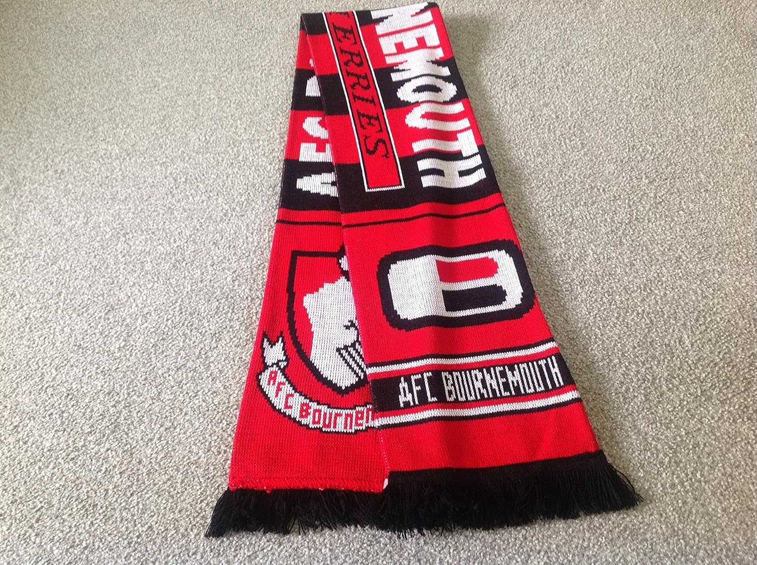 BOURNEMOUTH F C SUPPORTERS SCARF. THE CHERRIES