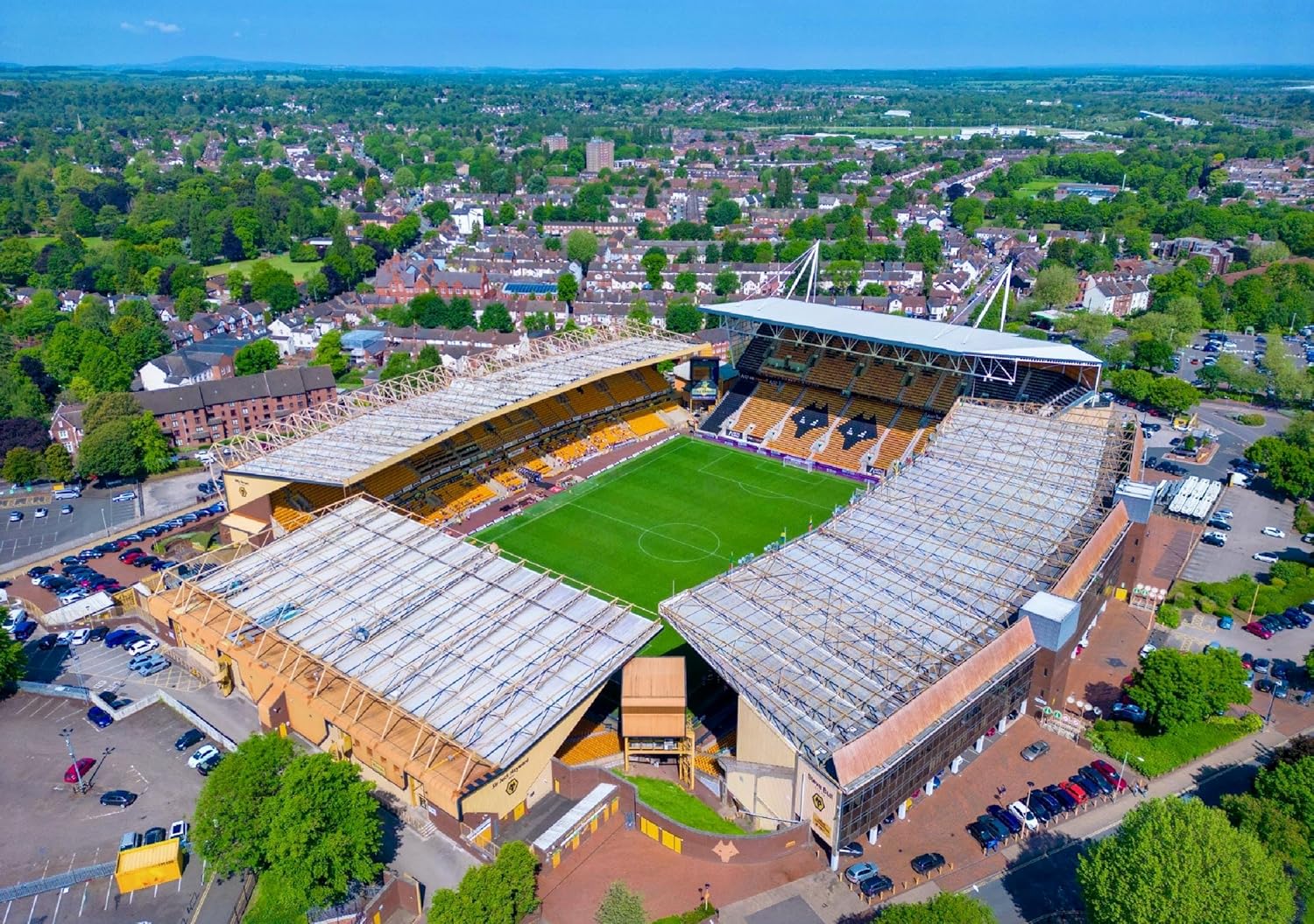 Wolverhampton Wanderers FC Gifts, Molineux Stadium Framed Print, Poster, Wall Art, Football Club Memorabilia. (Black Frame, 53cm x 43cm) - Image 2