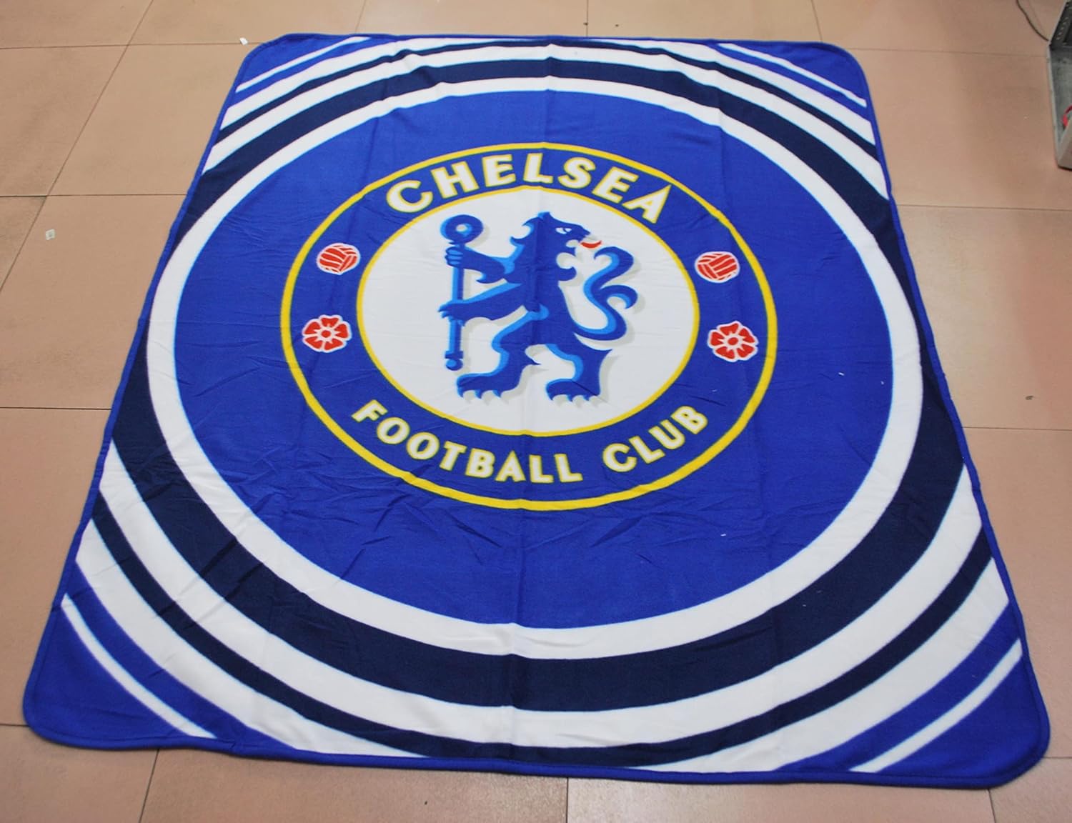 Official Chelsea Chelsea F.C. Official Fleece Blanket Throw Football Fan Gift - Image 3
