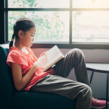 girl reading