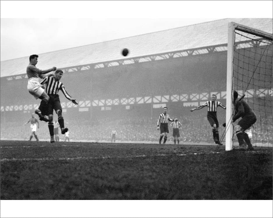 Media Storehouse Everton Football Club Print - 1930 Season - Print 10"x8" (25x20cm) (4253374)